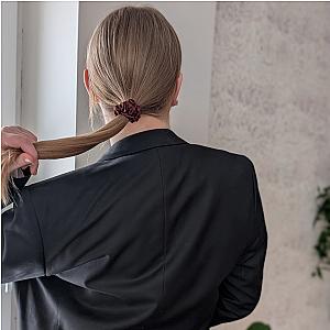 100% natūralaus šilko plaukų gumelė, ruda