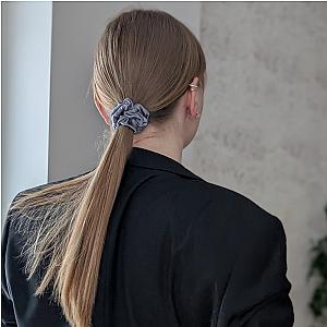 100% natūralaus šilko plaukų gumelė, melsvai pilka